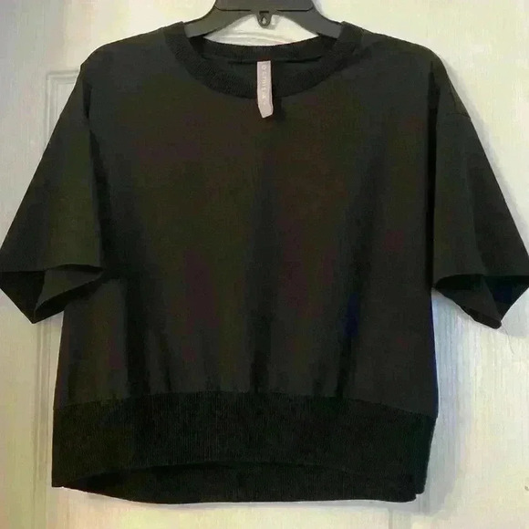 Athleta Zephyr Crop Tee - Picture 2 of 6